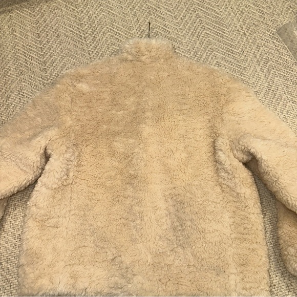 Banana Republic Women’s Collarless Cozy Cream/Ivory Sherpa Jacket Size M Pockets - Picture 10 of 12
